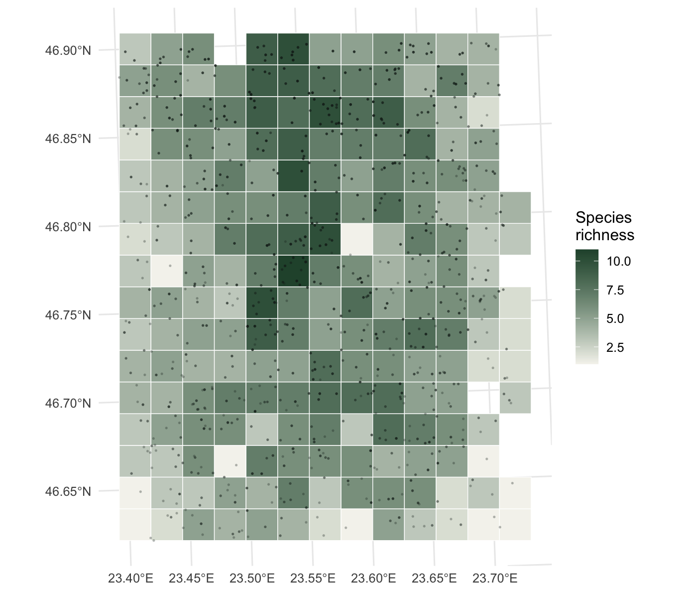 A map of the study region divided into square grid cells shaded from pale to dark green by species richness. Darker, more species-rich cells cluster toward the north and the centre, while the southern edge and the far east and west are paler. Small dark dots mark the individual occurrence records.